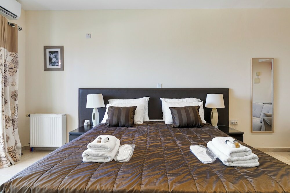 Фото Hill View Restaurant & Apartments