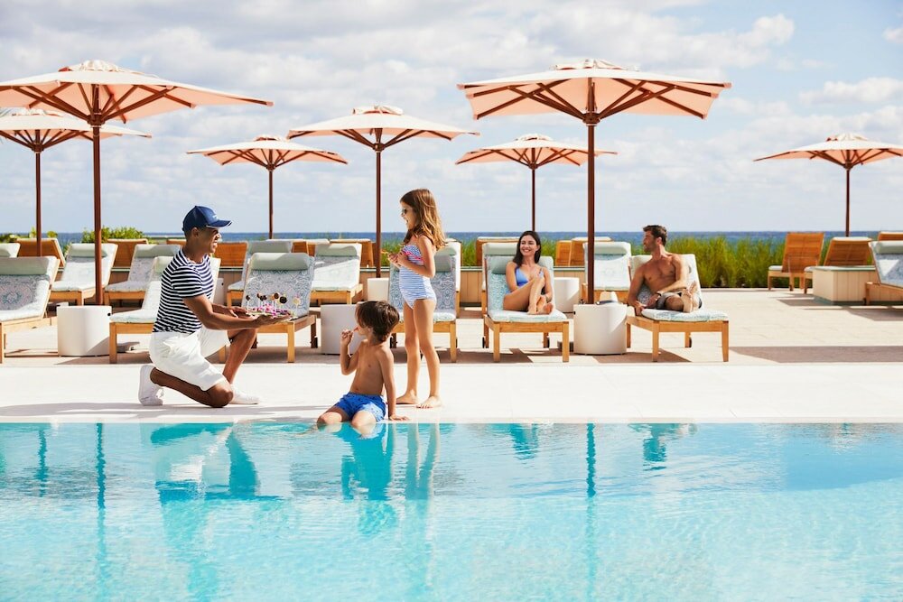 Фото Four Seasons Resort Palm Beach