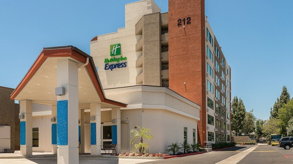 Фото Holiday Inn Express Fullerton - Anaheim, an Ihg Hotel