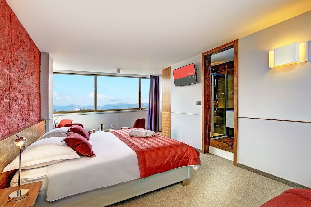 Фото Horizon Luxury Suites