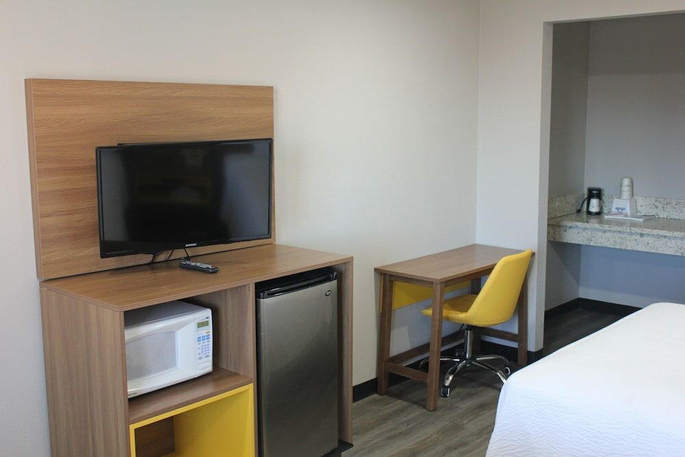 Фото Days Inn by Wyndham Barstow