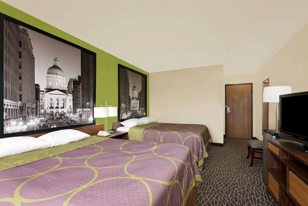 Фото Super 8 by Wyndham Muncie/Ball St. College Area