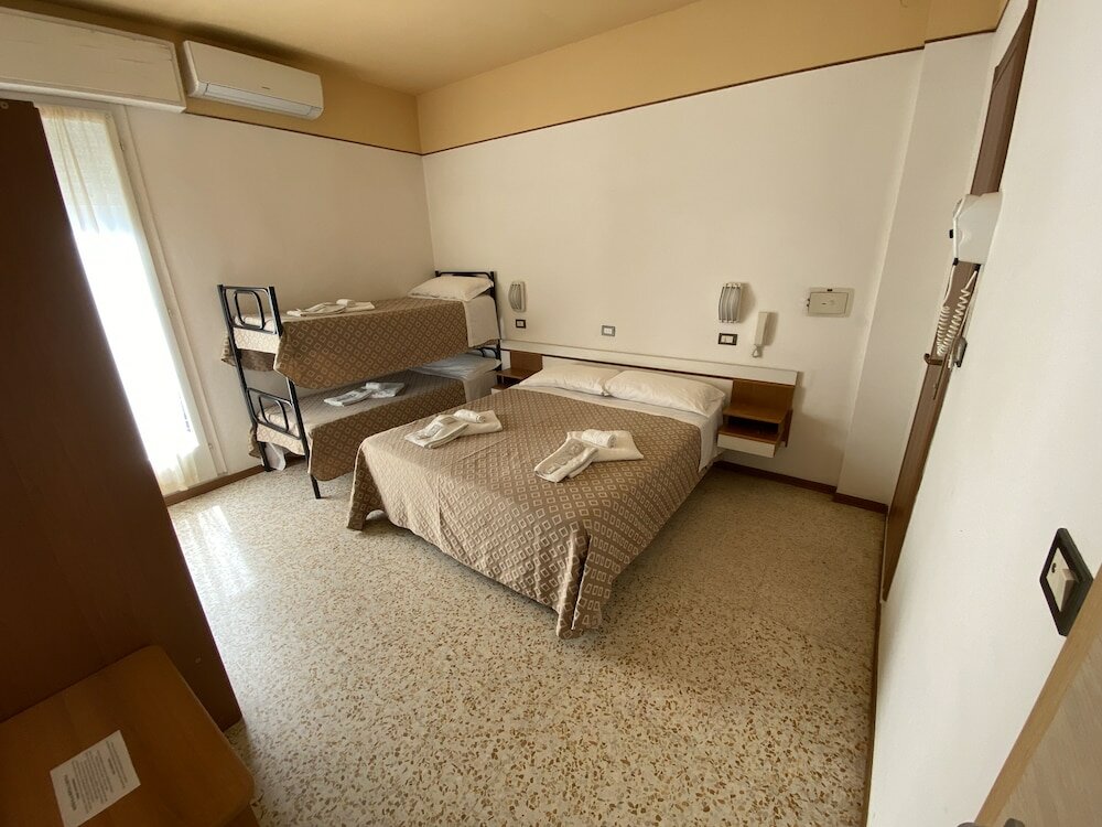 Фото Hotel Nanni Garni
