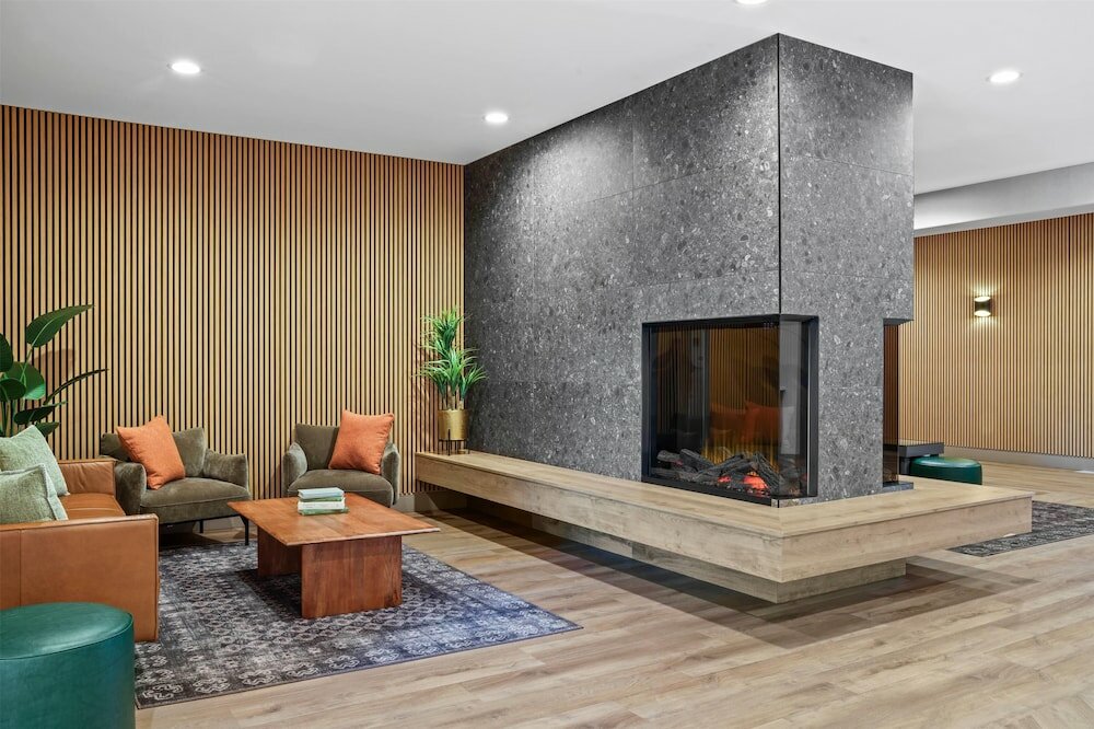 Фото Ramada by Wyndham Drumheller Hotel & Suites