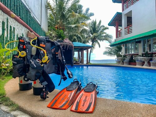 Гостиница Badladz Beach and Dive Resort в Провинции Восточный Миндоро