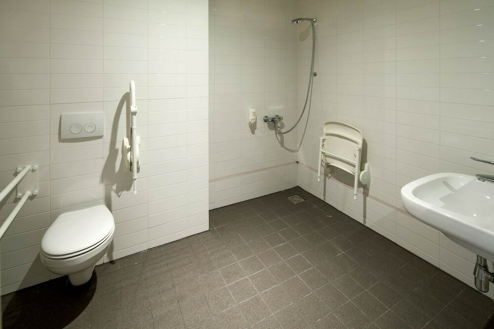 Фото EasyHotel Rotterdam City Centre