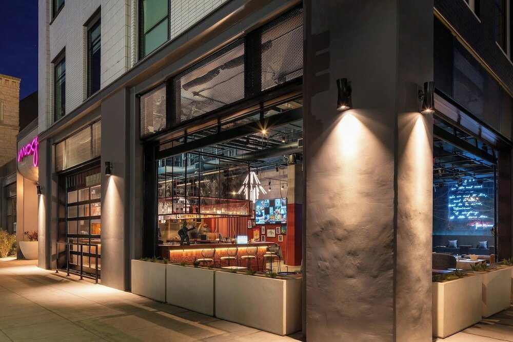 Фото Moxy Oakland Downtown