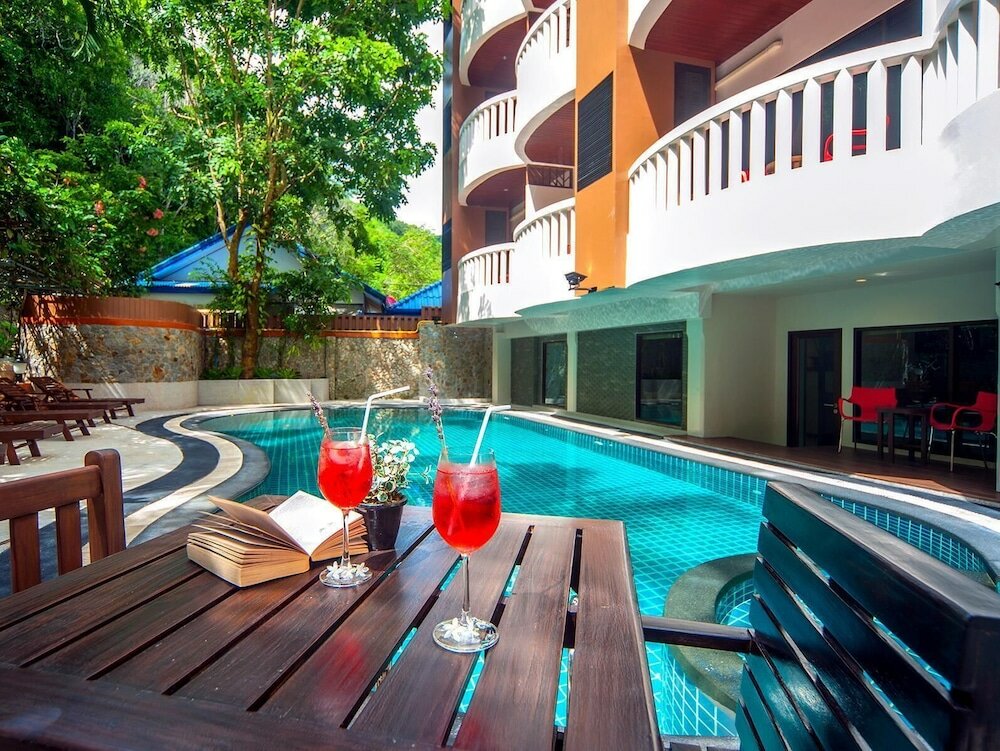 Фото Ratana Hill Patong