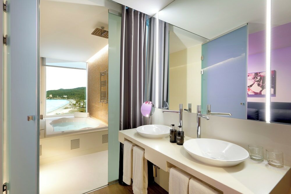 Фото Hard Rock Hotel Ibiza