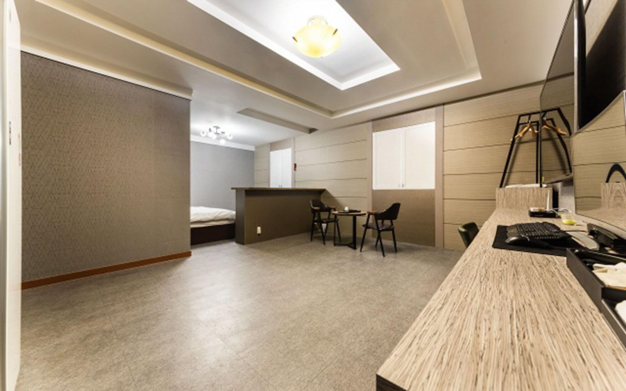 Фото Hotel No. 1