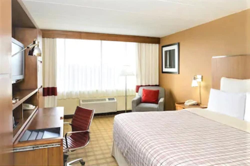 Фото Metro Points Hotel