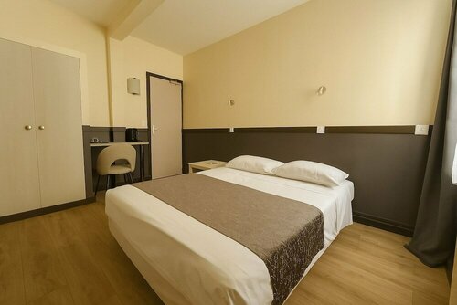 Гостиница Hotel des Bains в Альфорвилле