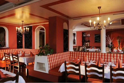 Гостиница Hotel Malerhaus в Фюгене