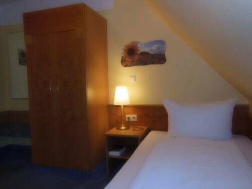 Гостиница Hotel Garni - Zum Goldenen Mann в Агно-Висамбуре