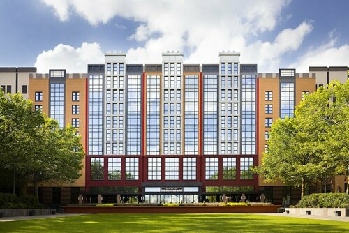 Disney's Hotel New York - The Art of Marvel