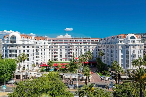 Гостиница Hotel Barriere Le Majestic в Каннах
