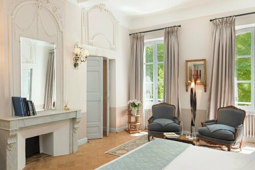 Гостиница Hostellerie de l'Abbaye de la Celle в Бриньоле