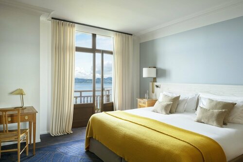 Гостиница Hôtel Royal в Эвиан-ле-Бене