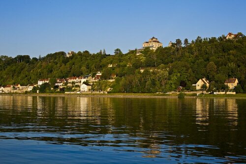 Гостиница Domaine de la Corniche в Мант-ла-Жоли
