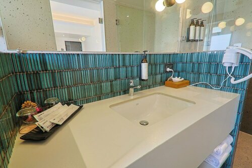 Гостиница Lotus Beach Resort в Бенаулиме