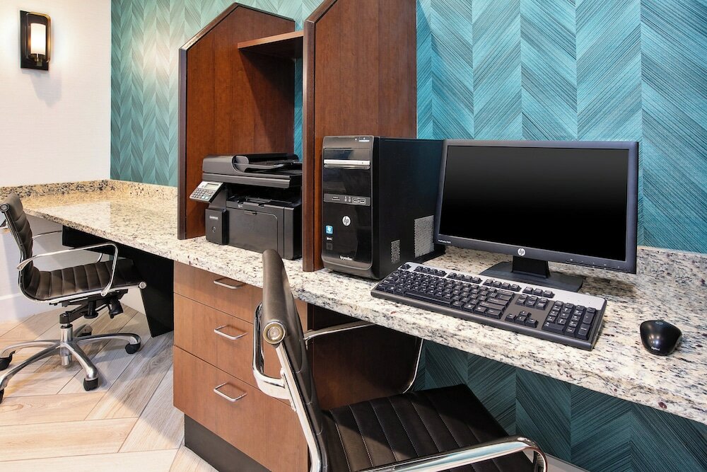 Фото Staybridge Suites Lincoln Northeast, an Ihg Hotel