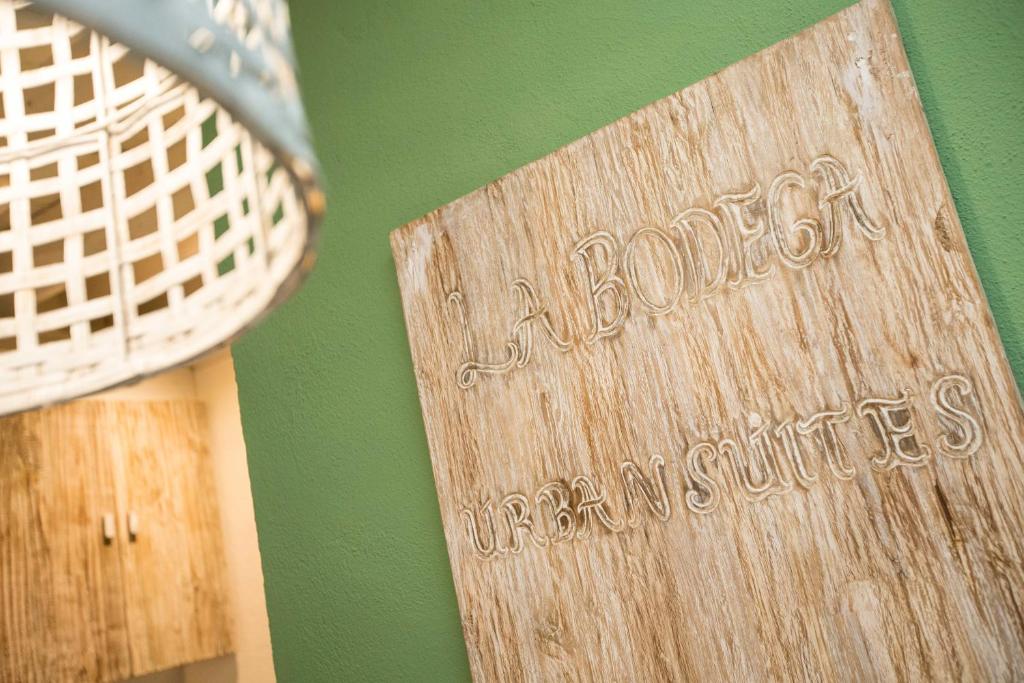 Фото La Bodega Suites