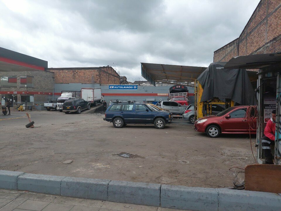 Gas station Texaco, Bogota, photo