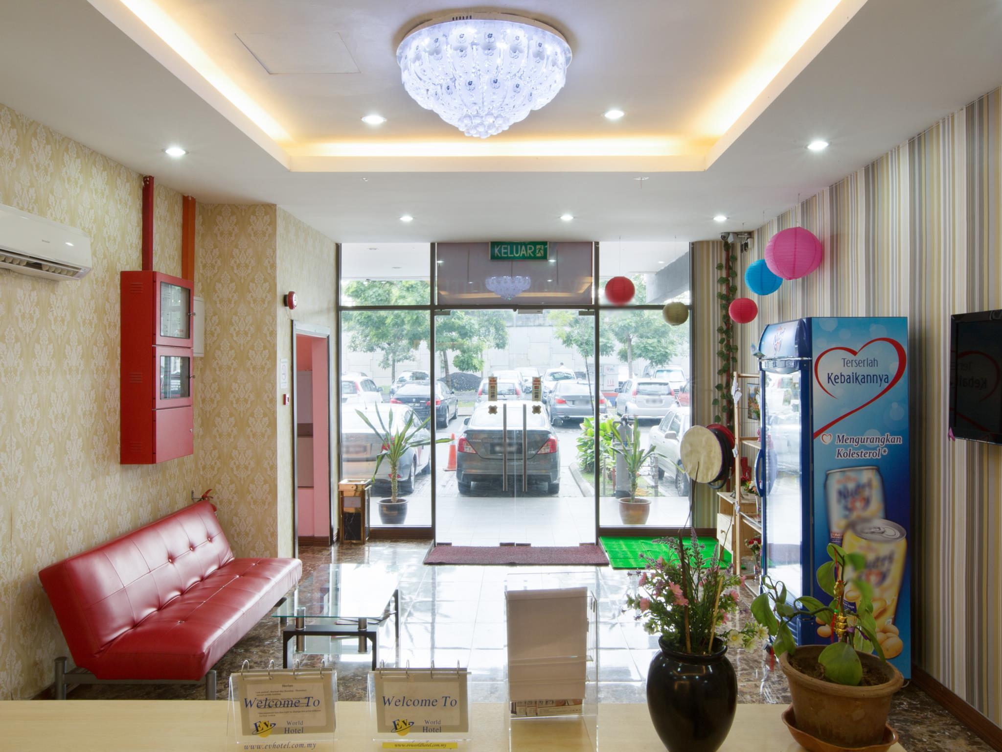 Фото Hotel Zamburger Sungai Besi