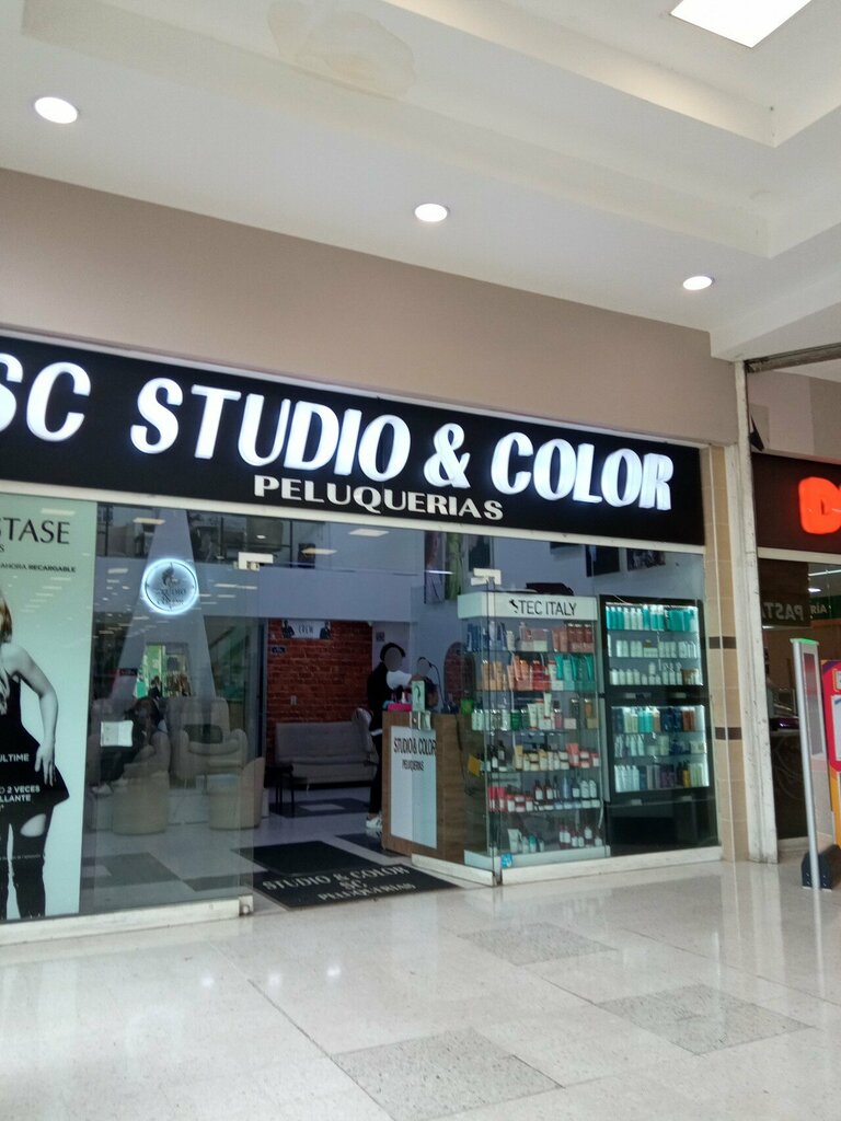 Perfume and cosmetics shop Sc Studio & Color, Bogota, photo