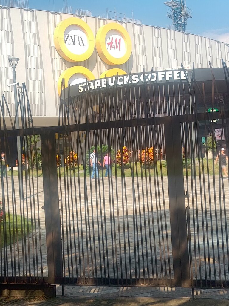 Shopping mall Jardín Plaza, Cali, photo