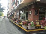 Caffe Club Sedmica (Bulevar kralja Petra 1., 7), restaurant
