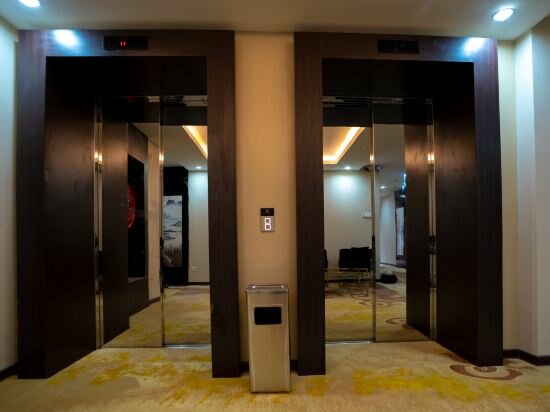 Фото Hotel Sanchaung