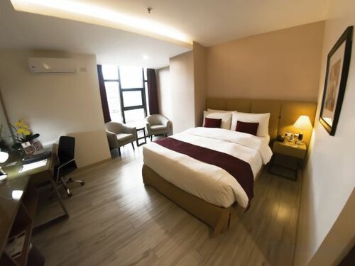 Внешний вид отеля Ironwood Hotel в Таклобане, фото 4