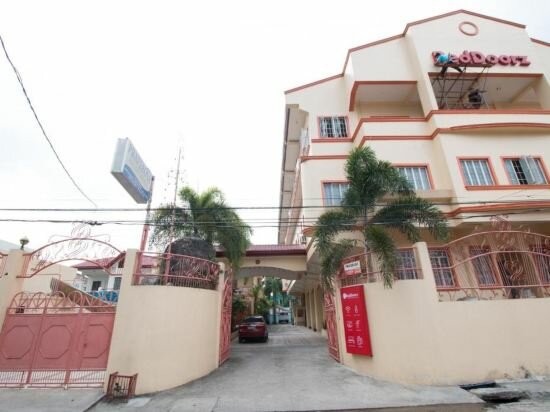 Hotel RedDoorz @ Praferosa Resort Hotel Calamba, Calamba, photo