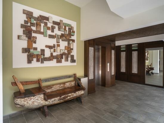 Фото Treasures Hotel and Suites