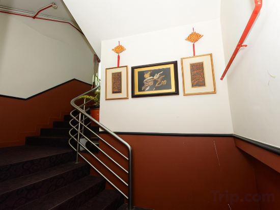 Фото Meriton Hotel