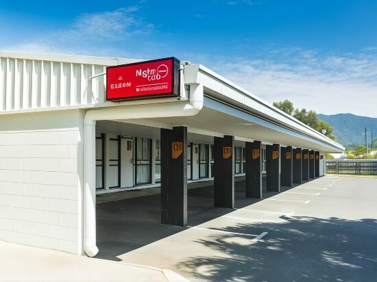 Hotel Nightcap at Edge Hill Tavern, Cairns, photo