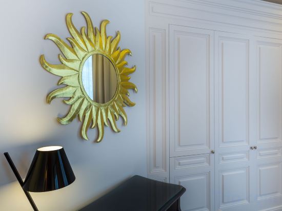 Фото La Comtesse