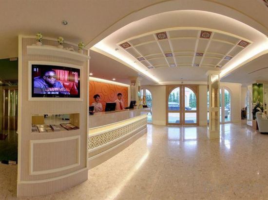 Фото отеля 2