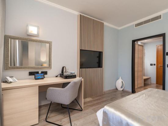 Фото Berkeley Hotel