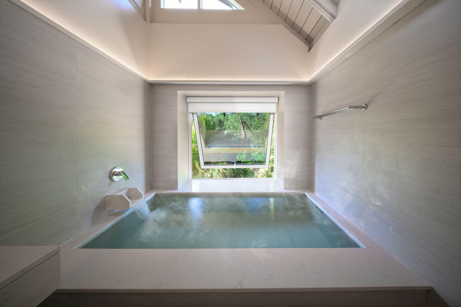 Фото The Hotspring Beach Resort & SPA