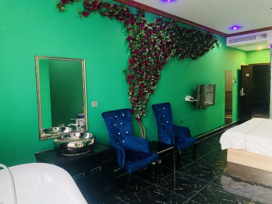 Фото Moon Theme Hotel