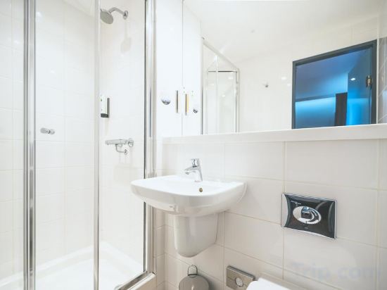 Фото Point A Hotel Edinburgh Haymarket