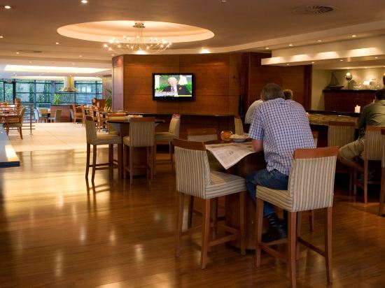 Фото City Lodge Johannesburg Airport, Barbara Road