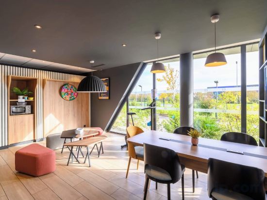 Фото B&b Hotel Compiègne