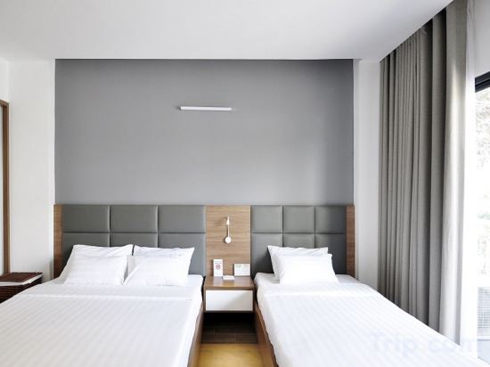 Фото Royal Dragon Boutique Hotel