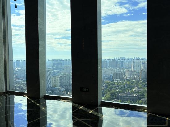 Фото Wanda Reign Chengdu