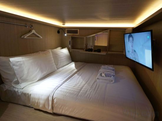 Фото CUBE Boutique Capsule Hotel in Kampong Glam