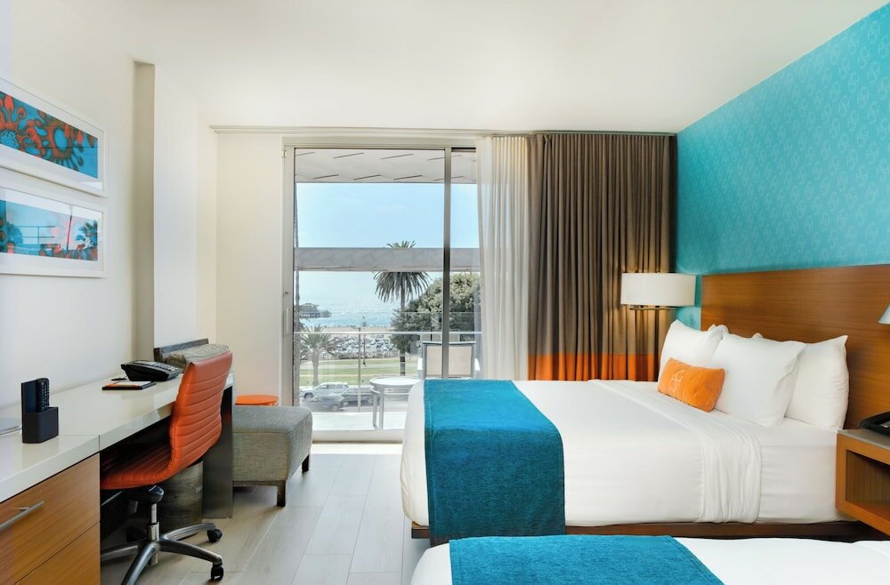 Фото Shore Hotel