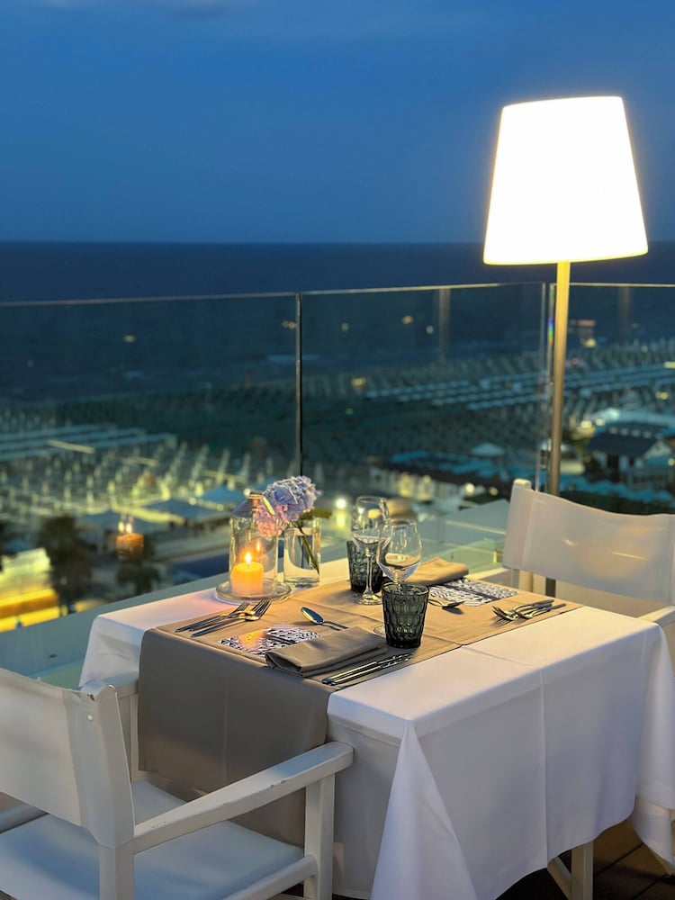 Фото Suite Hotel Maestrale